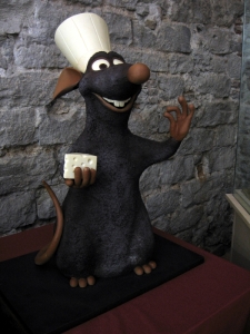 Remy z filmu Ratatouille z čokolády.